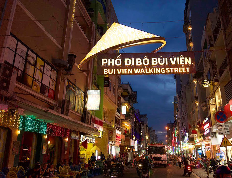 GO ROUND BUI VIEN TOWN TO DISCOVER WHAT TOURISTS ARE DOING WITHIN 24H