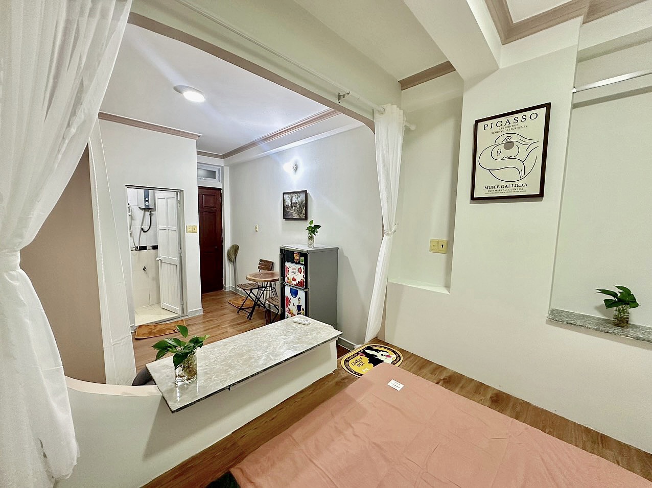  Nguyen Cong Hoan- Window Studio Apartment